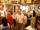 John O'Keefe Jr. attends floral arrangement reception - image 3